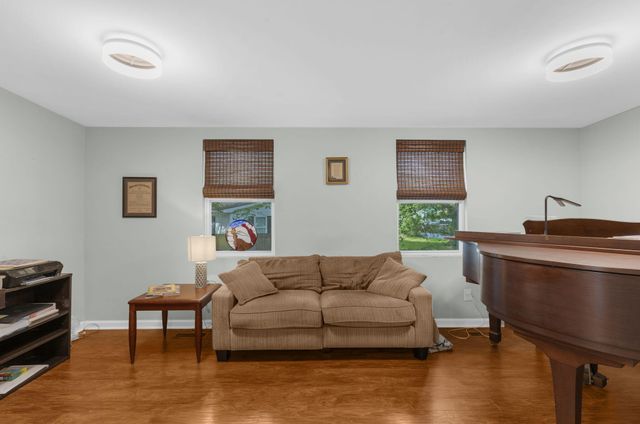 1811 Manigault Place, Charleston, SC 29407