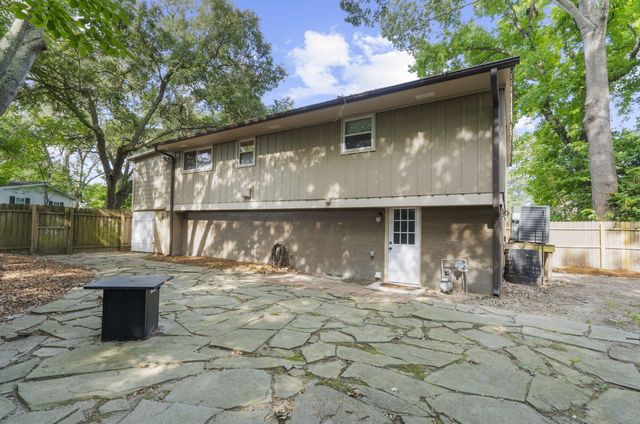 1811 Manigault Place, Charleston, SC 29407