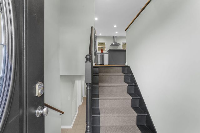 1811 Manigault Place, Charleston, SC 29407