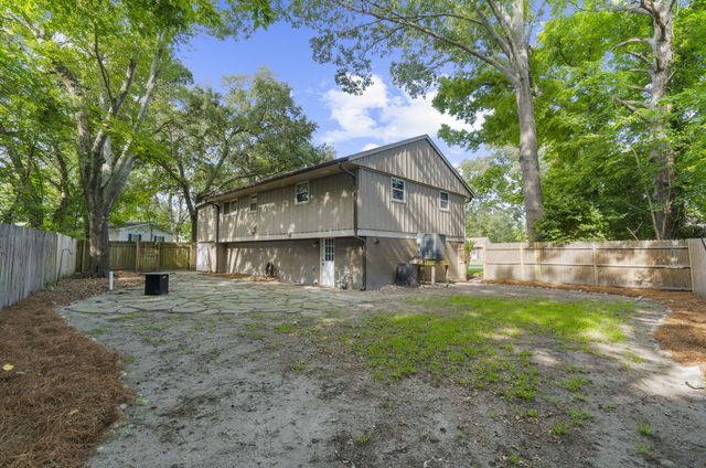 1811 Manigault Place, Charleston, SC 29407