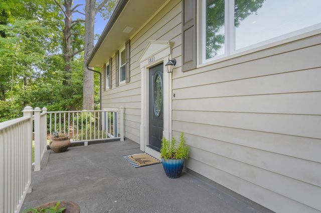1811 Manigault Place, Charleston, SC 29407