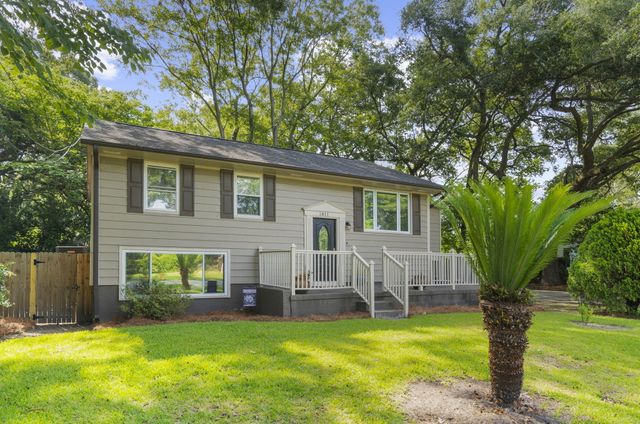1811 Manigault Place, Charleston, SC 29407
