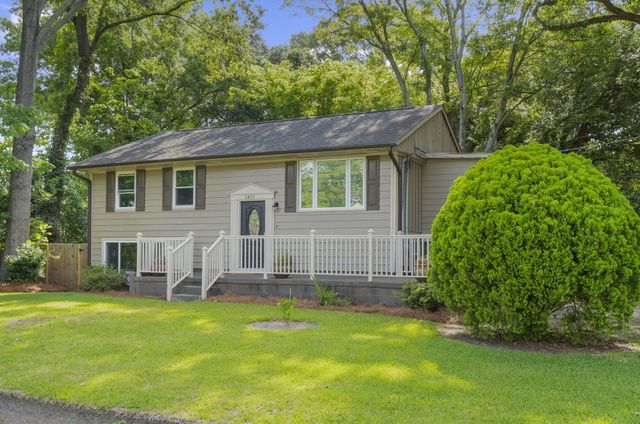 1811 Manigault Place, Charleston, SC 29407