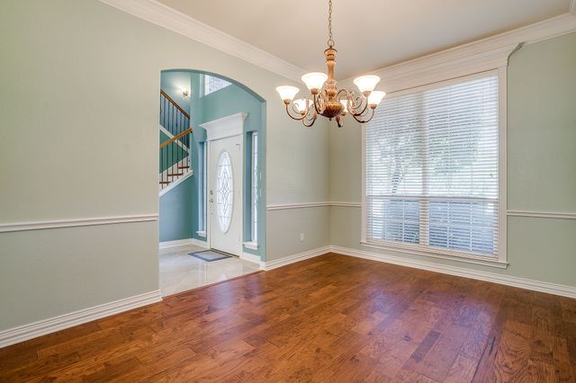 312 Oak Ridge Drive, Burleson, TX 76028