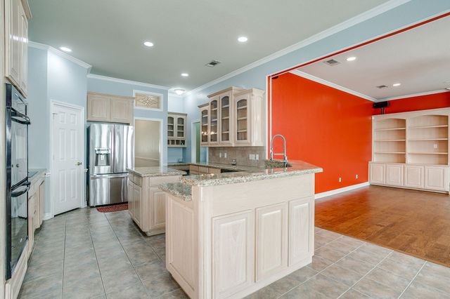 312 Oak Ridge Drive, Burleson, TX 76028