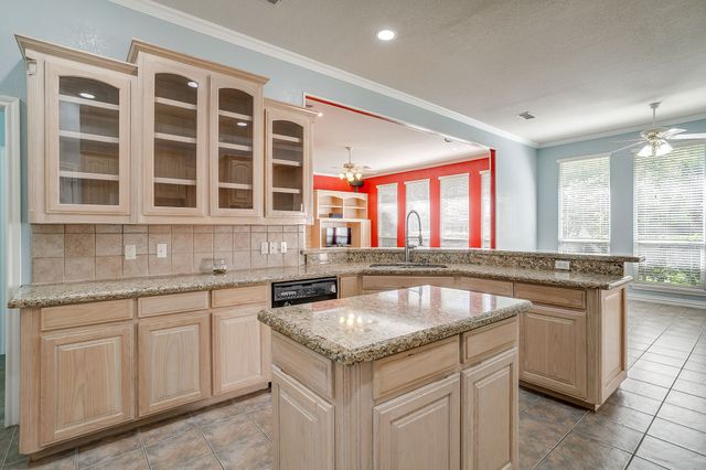 312 Oak Ridge Drive, Burleson, TX 76028