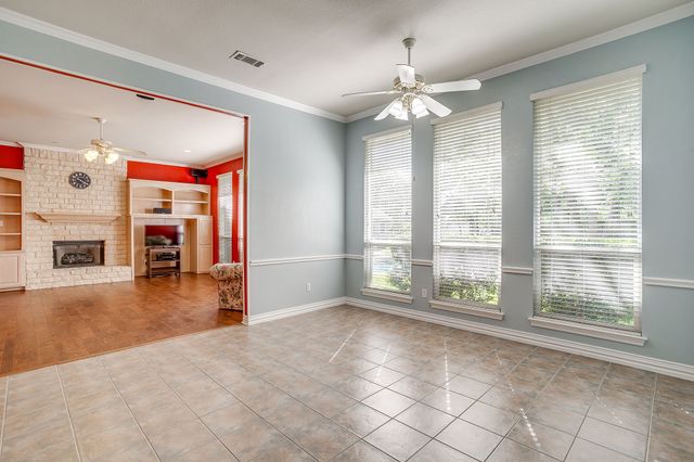312 Oak Ridge Drive, Burleson, TX 76028