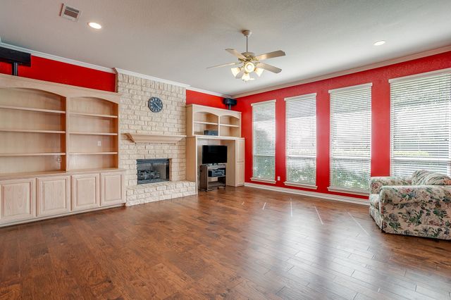 312 Oak Ridge Drive, Burleson, TX 76028