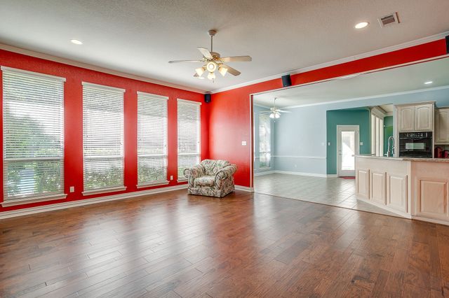 312 Oak Ridge Drive, Burleson, TX 76028