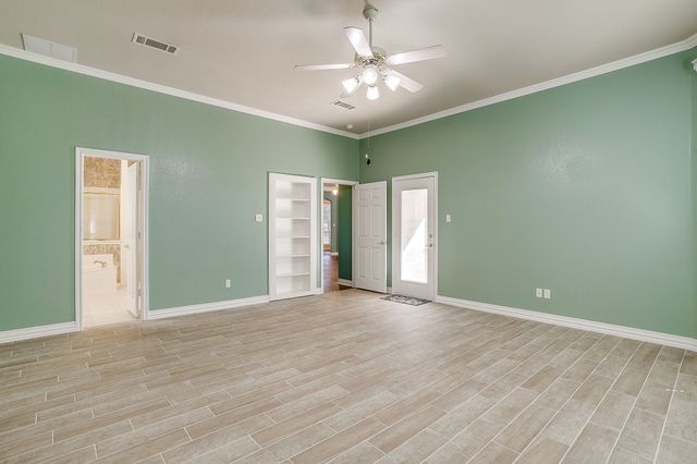 312 Oak Ridge Drive, Burleson, TX 76028