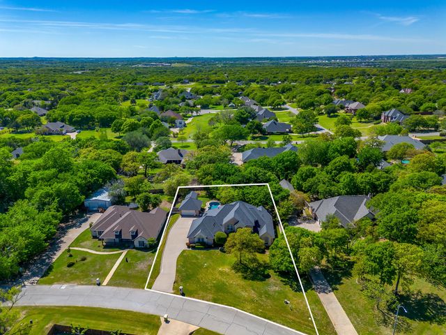 312 Oak Ridge Drive, Burleson, TX 76028