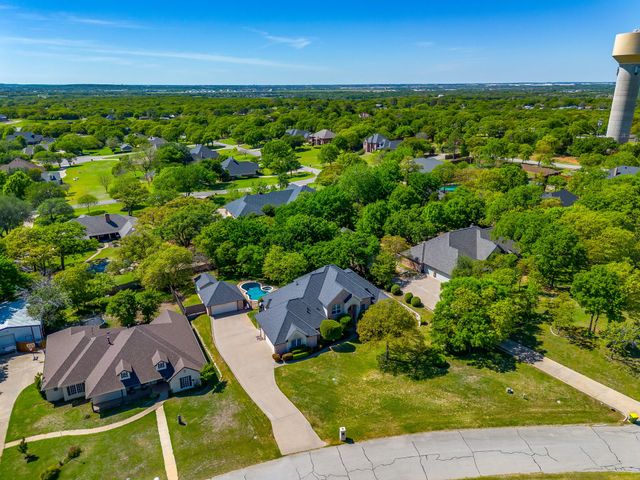 312 Oak Ridge Drive, Burleson, TX 76028