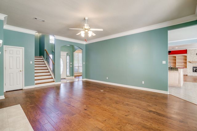 312 Oak Ridge Drive, Burleson, TX 76028