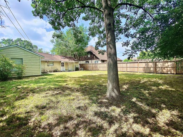 5502 Evergreen Street, Houston, TX 77081