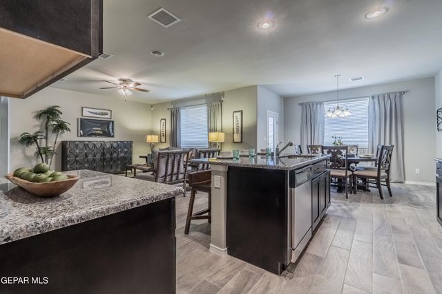 301 Emerald Air Place, Horizon City, TX 79928