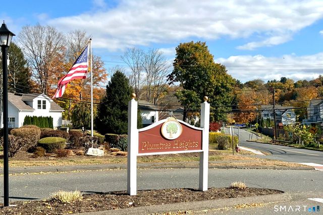 32 Deer Run 32, Bethel, CT 06801