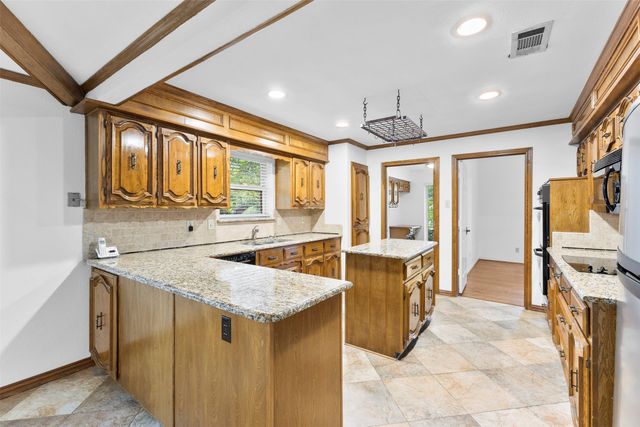 9906 Chimney Hill Lane, Dallas, TX 75243