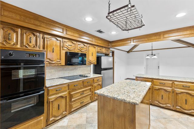 9906 Chimney Hill Lane, Dallas, TX 75243