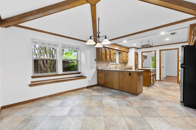 9906 Chimney Hill Lane, Dallas, TX 75243