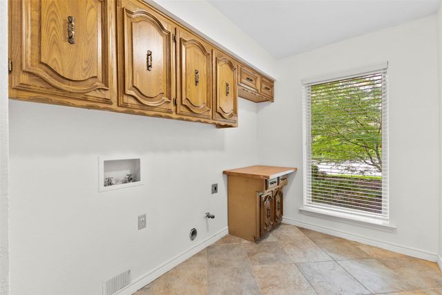 9906 Chimney Hill Lane, Dallas, TX 75243