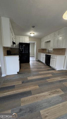 1050 Forest Heights Road, Stone Mountain, GA 30083