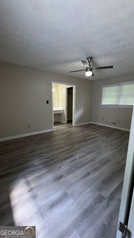 1050 Forest Heights Road, Stone Mountain, GA 30083