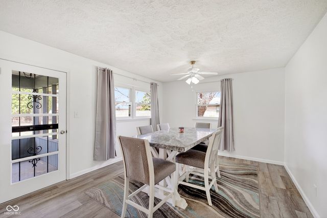 1042 E Logan Street, Brownsburg, IN 46112