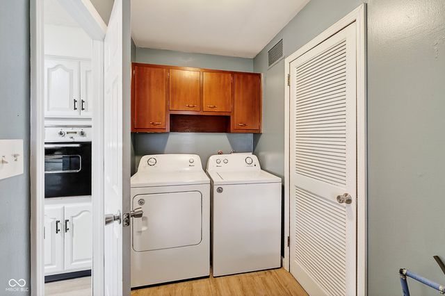 1042 E Logan Street, Brownsburg, IN 46112