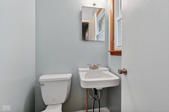 1042 E Logan Street, Brownsburg, IN 46112