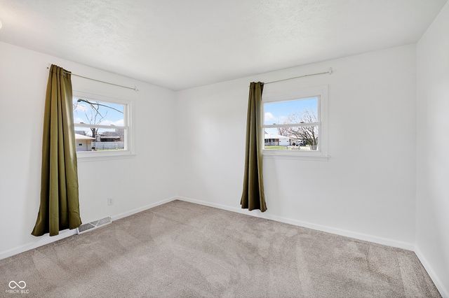 1042 E Logan Street, Brownsburg, IN 46112