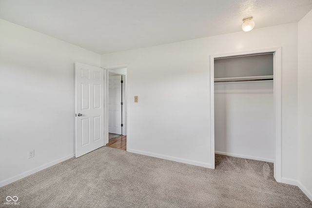 1042 E Logan Street, Brownsburg, IN 46112