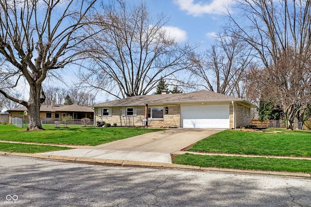 1042 E Logan Street, Brownsburg, IN 46112