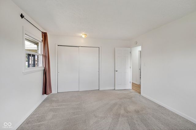 1042 E Logan Street, Brownsburg, IN 46112