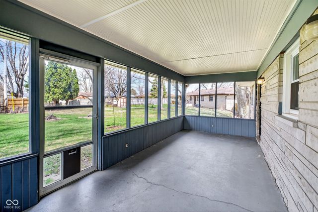 1042 E Logan Street, Brownsburg, IN 46112