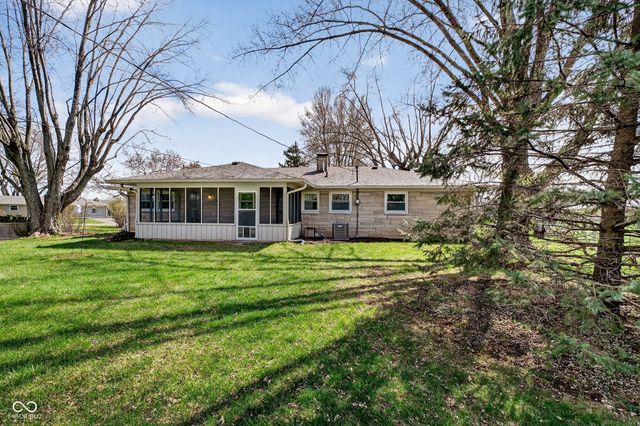 1042 E Logan Street, Brownsburg, IN 46112