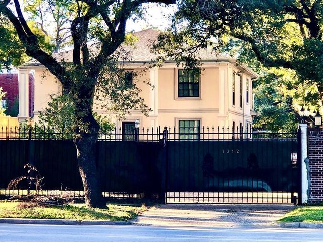 7312 Main Street, Houston, TX 77030