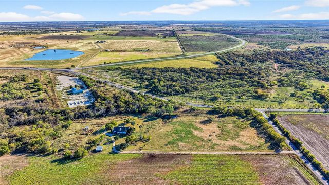 120 Vaughan LN, Tioga, TX 76271