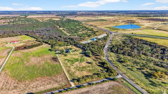 120 Vaughan LN, Tioga, TX 76271