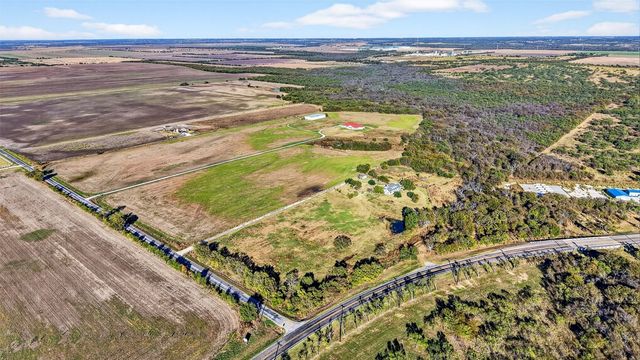 120 Vaughan LN, Tioga, TX 76271