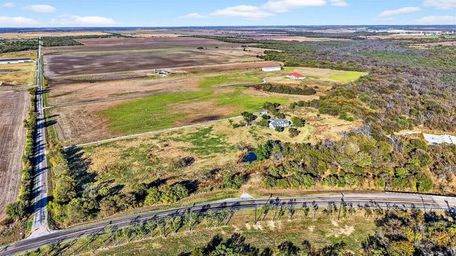 120 Vaughan LN, Tioga, TX 76271