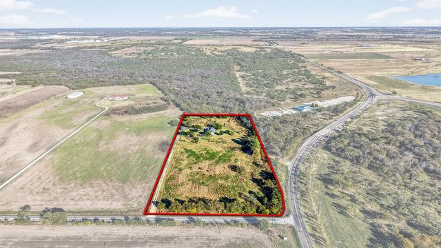 120 Vaughan LN, Tioga, TX 76271