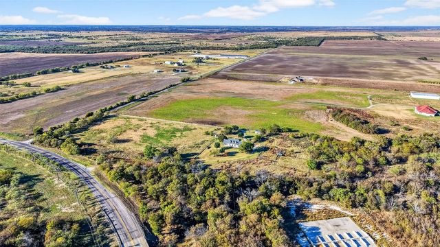 120 Vaughan LN, Tioga, TX 76271