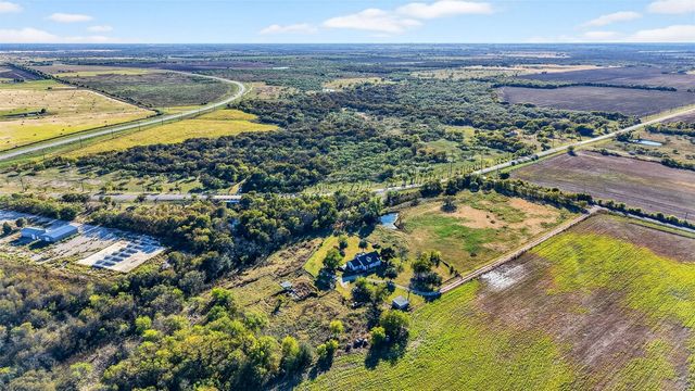 120 Vaughan LN, Tioga, TX 76271