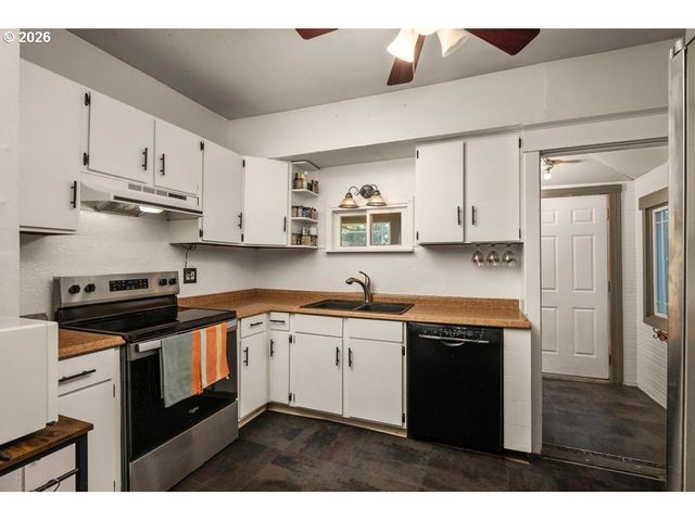 6056 Ne WILLOW St, Portland, OR 97213