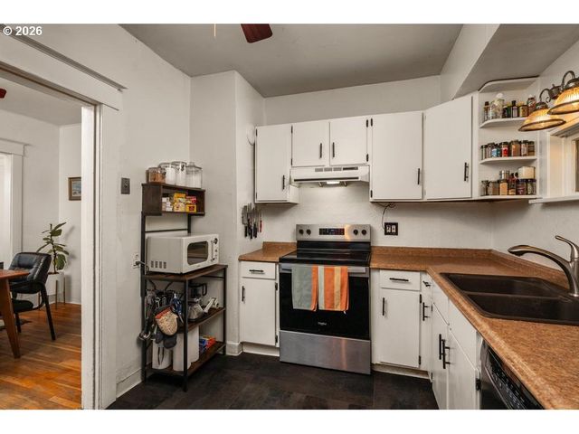 6056 Ne WILLOW St, Portland, OR 97213