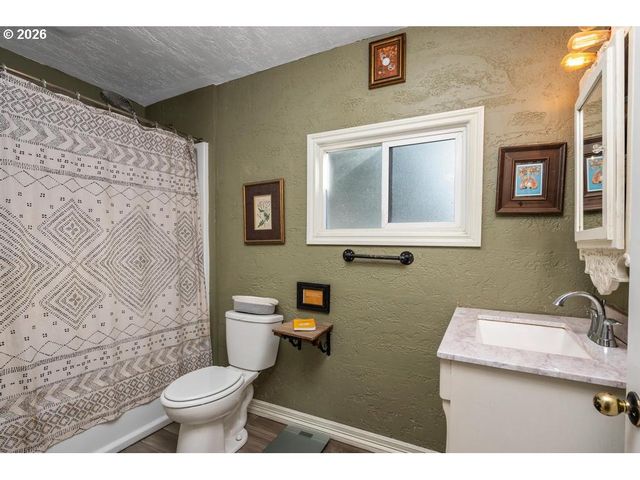 6056 Ne WILLOW St, Portland, OR 97213