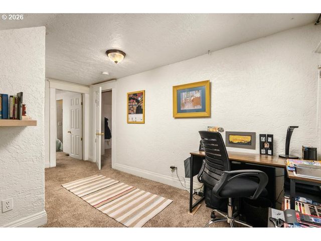 6056 Ne WILLOW St, Portland, OR 97213