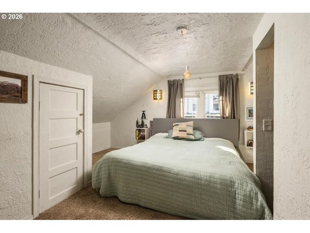 6056 Ne WILLOW St, Portland, OR 97213