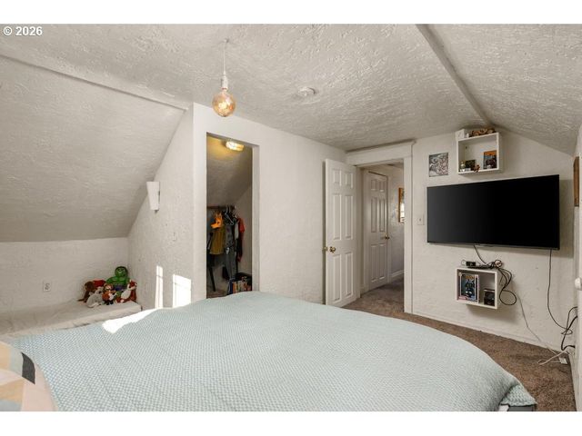 6056 Ne WILLOW St, Portland, OR 97213