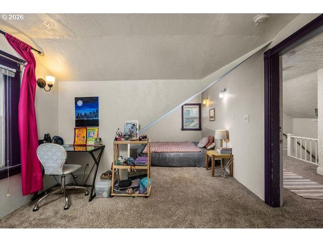 6056 Ne WILLOW St, Portland, OR 97213